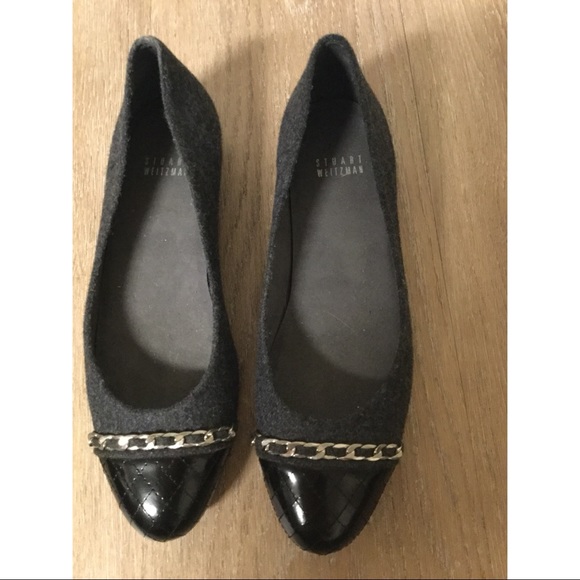Stuart Weitzman Shoes - Stuart Weitzman Quilted Toe Flat with Chain Stuart Weitzman Shoes - Stuart Weitzman Quilted Toe Flat with Chain